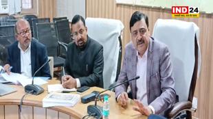 कुंभ की तैयारियों को लेकर गढ़वाल कमिश्नर विनय शंकर पांडे ने की बैठक, पुलों के निर्माण को लेकर चर्चा