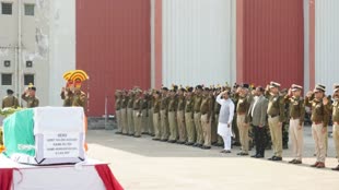 CG NEWS : BSF के शहीद अखिलेश राय को  एयरपोर्ट पर उपमुख्यमंत्री अरुण साव ने दी श्रद्धांजलि.....
