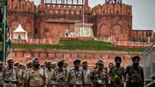 स्वतंत्रता दिवस से पहले दिल्ली में कड़ी सुरक्षा के इंतजाम, 10,000 से ज्यादा पुलिसकर्मी होंगे तैनात, AI से होगी चेहरो की पहचान 