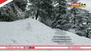 चकराता में बिछी बर्फ की सफेद चादर, किसानों के खिले चहरे