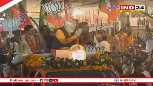 जबलपुर में प्रधानमंत्री नरेंद्र मोदी का रोड शो, खुली जीप में सवार होकर कर रहे जनता का अभिवादन