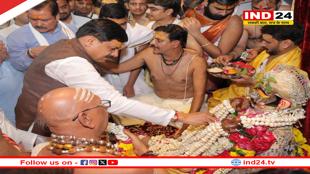 उज्जैन नगर भ्रमण पर निकले राजाधिराज बाबा महाकाल,पुष्पवर्षा के बीच धूमधाम से निकली बाबा की राजसी सवारी