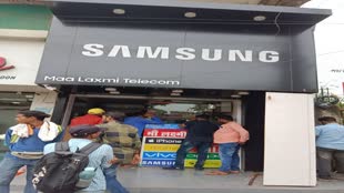 बदमाशों के हौसले बुलंद .....चोरों ने मोबाइल की दुकान में चोरी की वारदात को दिया अंजाम