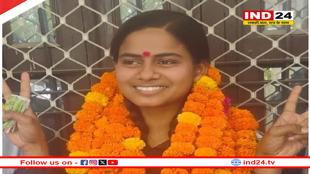 यूपी बोर्ड 12वीं में महक जायसवाल ने किया टॉप  