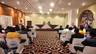 CG NEWS : थाना तेलीबांधा क्षेत्र में संचालित होटल, रेस्टोरेंट, ढाबा संचालकों की ली गई बैठक पार्किंग सुव्यवस्थित करने के दिए निर्देश 