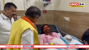 उज्जैन महाकाल मंदिर की घटना में घायल हुए लोगों को देखने अरविंदो अस्पताल पहुंचे मंत्री कैलाश विजयवर्गीय और तुलसी सिलावट