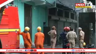 दिल्ली के रिठाला में फैक्ट्री में भीषण आग, 4 लोगों की मौत, राहत-बचाव कार्य जारी