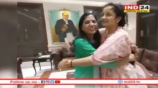 INDIA गठबंधन की रैली में शामिल होने दिल्ली आईं कल्पना सोरेन, सुनीता केजरीवाल से की मुलाकात