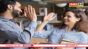 सरकारी स्कूल के बंद कमरे में इश्क लड़ाते पकड़े गए गुरुजी, पत्नी ने शिक्षिका को जमकर कूटा