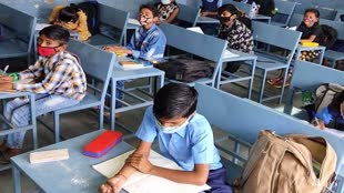 Fees Incresed: मध्य प्रदेश के प्राइवेट स्कूलों की बड़ी टेंशन, एमपी बोर्ड ने बढ़ाई फीस