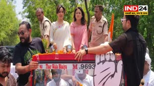 बॉलीवुड अभिनेत्री नेहा शर्मा ने बिहार में पिता के लिए रोड शो किया...  