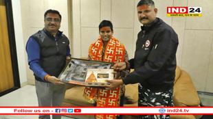 महिला विश्व कप विजेता टीम की ऑलराउंडर दीप्ति शर्मा पहुंची उज्जैन, नंदी हॉल से किए बाबा के दर्शन