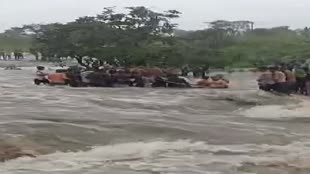 मध्य प्रदेश में बारिश का कहर, महादेव गोपीघाट में फंसे 300 लोगों को SDRF की टीम ने किया रेस्क्यू 