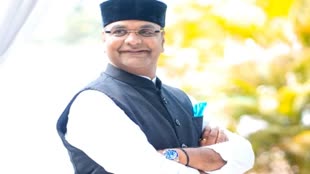 चुनाव प्रचार की शुरुआत से पहले क्षेत्र की बुजुर्ग स्वतंत्रता सैनानी का आशीर्वाद लेने पहुंचे मंत्री विश्वास सारंग