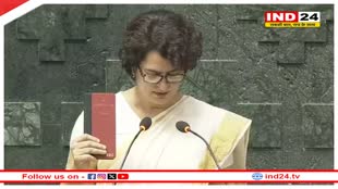 प्रियंका वाड्रा ने संविधान की लाल किताब के साथ हिंदी में ली शपथ