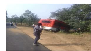 CG NEWS : बड़ा हादसा टला, छत्तीसगढ़ में  पोलिंग पार्टी को लेकर जा रही बस का स्टेयरिंग फेल....