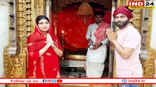 पत्नी रिवाबा संग आशापुरा माता मंदिर पहुंचे Ravindra Jadeja, पत्नी ने ट्विटर पर साझा की तसवीरें