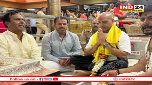 उज्जैन पहुंचकर अभिनेता मनीष वाधवा ने किए बाबा महाकाल के दर्शन
