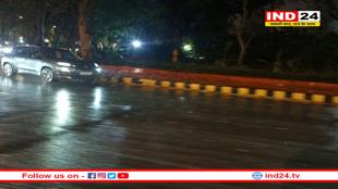 दिल्ली-NCR में आंधी के बाद झमाझम बारिश, कई इलाकों में गिरे पेड़