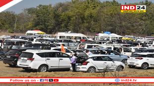 MP-UP सीमा पर 8 घंटे में तय हो रही 20 किमी की दूरी, प्रयागराज जाने वाहनों की लंबी लाइन