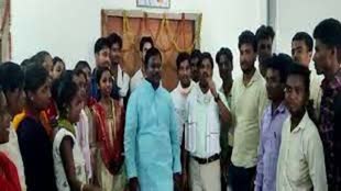 CG News : महाविद्यालय के दर्जनों छात्र पहुंचे MLA विधायक बृहस्पत निवास, इस मांग को लेकर की बात