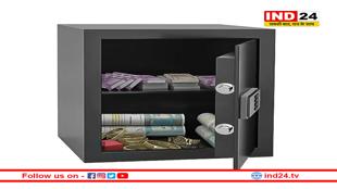 पैसों के साथ ये चीजें भूलकर भी न रखें, कंगाल हो जाता है व्यक्ति 