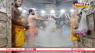 उज्जैन के महाकालेश्वर मंदिर में भस्म आरती के दौरान मोबाइल पर प्रतिबंध