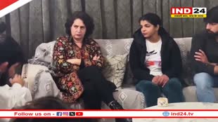 साक्षी मलिक ने रेसलिंग से लिया संन्यास, Priyanka Gandhi से की मुलाक़ात 