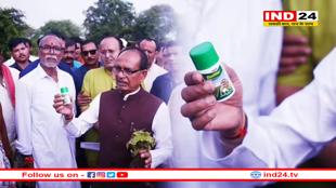 किसानों की जली फसल देखकर तमतमाए शिवराज सिंह चौहान