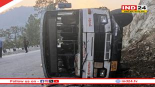 दिल्ली से पिथौरागढ़ जा रही रोडवेज बस पलटी, बाल-बाल बचे बस में सवार 26 यात्री