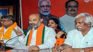 जूता पहनकर मंदिर जाने पर विवाद, बंदी संजय ने कहा- मोजे और सैंडल में अंतर नहीं जानते