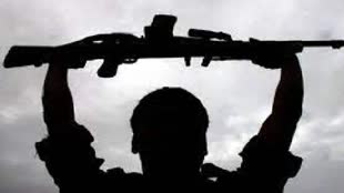 CG NEWS : सुकमा में दो महिलाओं समेत तीन नक्सलियों ने किया आत्मसमर्पण.....