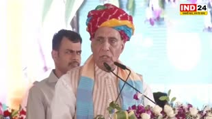 राजनाथ सिंह का प्रियंका गांधी पर हमला, बोले - चुनाव आते ही मौसमी हिंदू दिखने लगते हैं