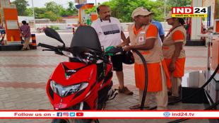 10 रुपये प्रति लीटर तक सस्ता होगा पेट्रोल-डीजल!