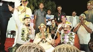 CG NEWS : होली मिलन समारोह  में शामिल हुए मुख्यमंत्री साय, बजाया नगाड़ा गाए फाग गीत.....