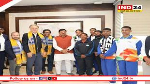 मिनी ब्राजील विचारपुर के होनहार फुटबॉल खिलाड़ी मिले CM डॉ. मोहन यादव से