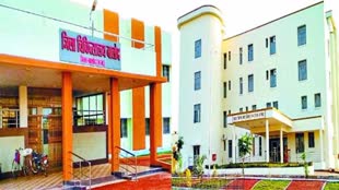 CG NEWS : छत्तीसगढ़ में सबसे बड़े अस्पताल में डॉक्टरों की भारी कमी- धक्के खा रहे मरीज ....