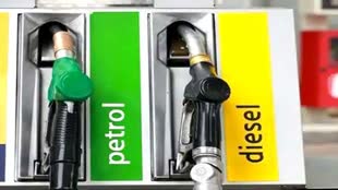 crude oil: कच्चे तेल में गिरावट के बाद भी कई शहरों में बदले पेट्रोल-डीजल के भाव, देखें नए प्राइज