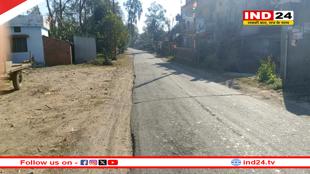 दूधली मार्ग चौड़ीकरण की मांग को लेकर मुखर हुए ग्रामीण, सड़क पर उतर कर किया प्रदर्शन