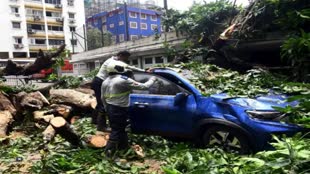 Mumbai में भारी बारिश से तबाही, विले पार्ले इलाके में तीन मंजिला इमारत गिरी, दो लोगों की मौत