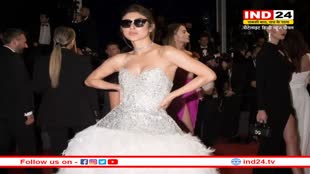Cannes Festival में  Mouni Roy ने किया डेब्यू, काला चश्मा पहनकर रेड कारपेट पर लगाई आग 