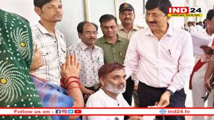 बदल गए हैं ड्राइवर से 'औकात' पूछने वाले कलेक्टर साहब