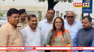 फिल्म अभिनेत्री जयाप्रदा ने इंदौर में किया एक पेड़ मां के नाम अभियान के तहत पौधारोपण