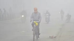 दिल्ली-NCR में कड़ाके की सर्दी, विजिबिलिटी जीरो, 6 राज्यों में स्कूल बंद