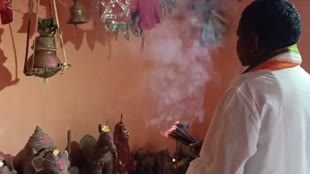 CG NEWS : इष्ट देवी-देवताओं की पूजा-पाठ कर लिया आशीर्वाद, वोटिंग केंद्र पहुँच लखमा ने किया मतदान