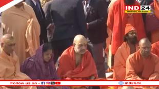 गृहमंत्री शाह ने महाकुंभ में डुबकी लगाई, अक्षयवट का दर्शन कर संतों के साथ बैठक करेंगे