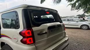 Maharashtra में एनसीपी चीफ शरद पवार के काफिले पर पथराव, गाड़ी का पिछला शीशा टूटा