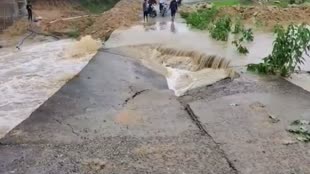 CG NEWS :  नदी में तेज बहाव के चलते पुल हुआ क्षतिग्रस्त,  दर्जनभर से ज्यादा गांव का मार्ग अवरुद्ध