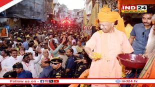 सीएम योगी ने की गोरखनाथ मंदिर में पूजा-अर्चना, बत्तखों को दाना डाला