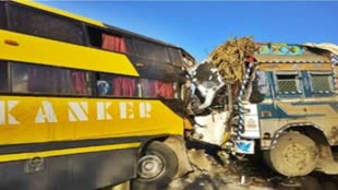  CG NEWS : यात्री बस को ट्रेलर ने मारी टक्कर। 2 की मौत, 14 से अधिक घायल....